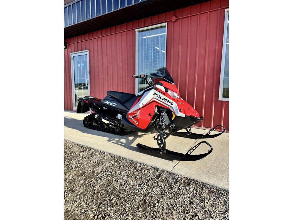 2027 Polaris 850 Indy Xc 137 Red, 1.35