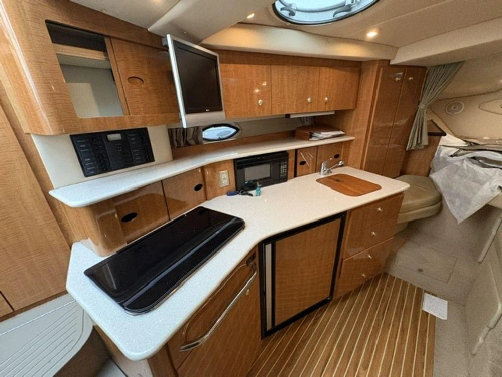 2003 Maxum Marine 330