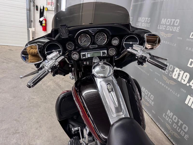Harley-davidson Flhtcuse Cvo Ultra Classic Electra Glide 2011