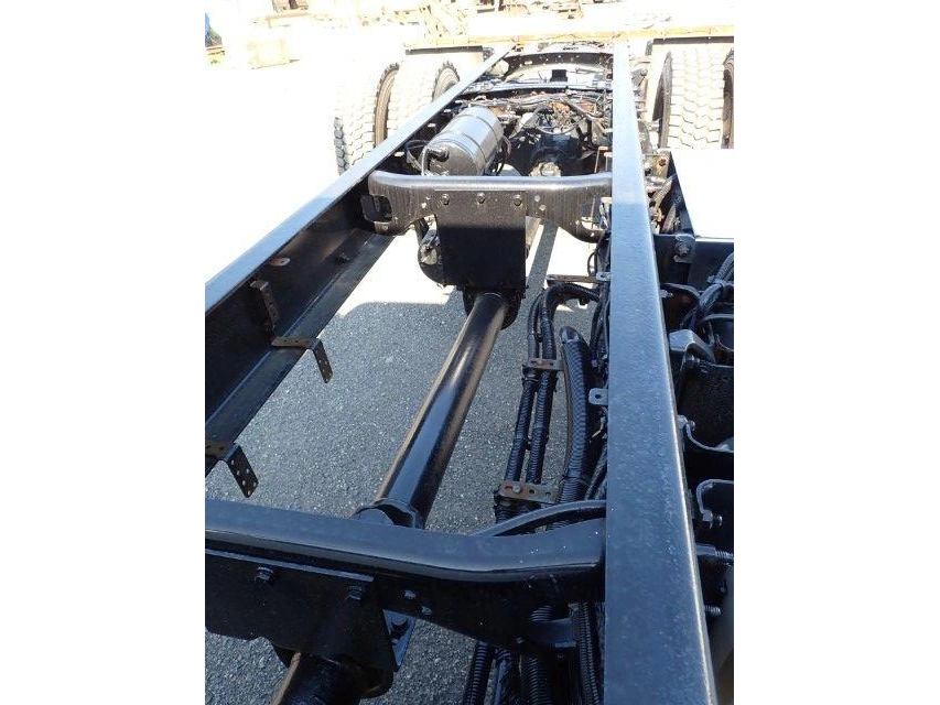 2016 Freightliner M2106