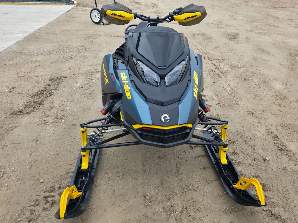 2026 Ski-doo Mxz X-rs W/ Competition Pkg 850 E-tec Turbo R Ripsaw Ii 2-ply 1.25" Shot W/ Smart-shox W/ 10.25" Touchscreen
