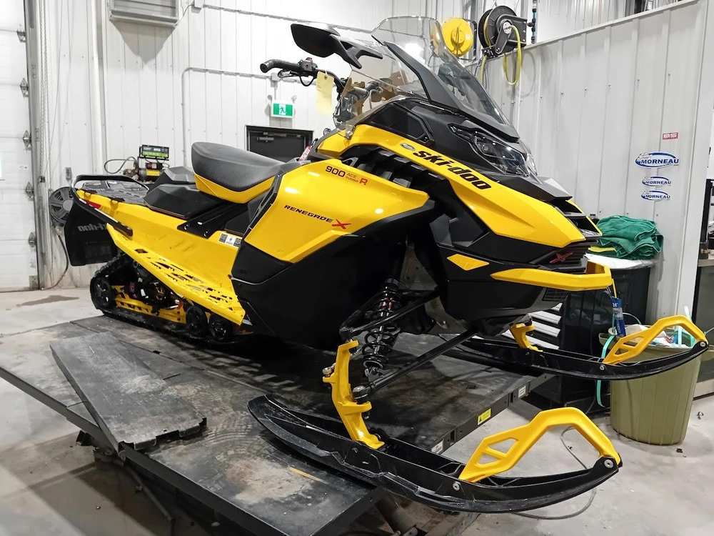 Ski-doo Renegade X 900 Turbo R 2024