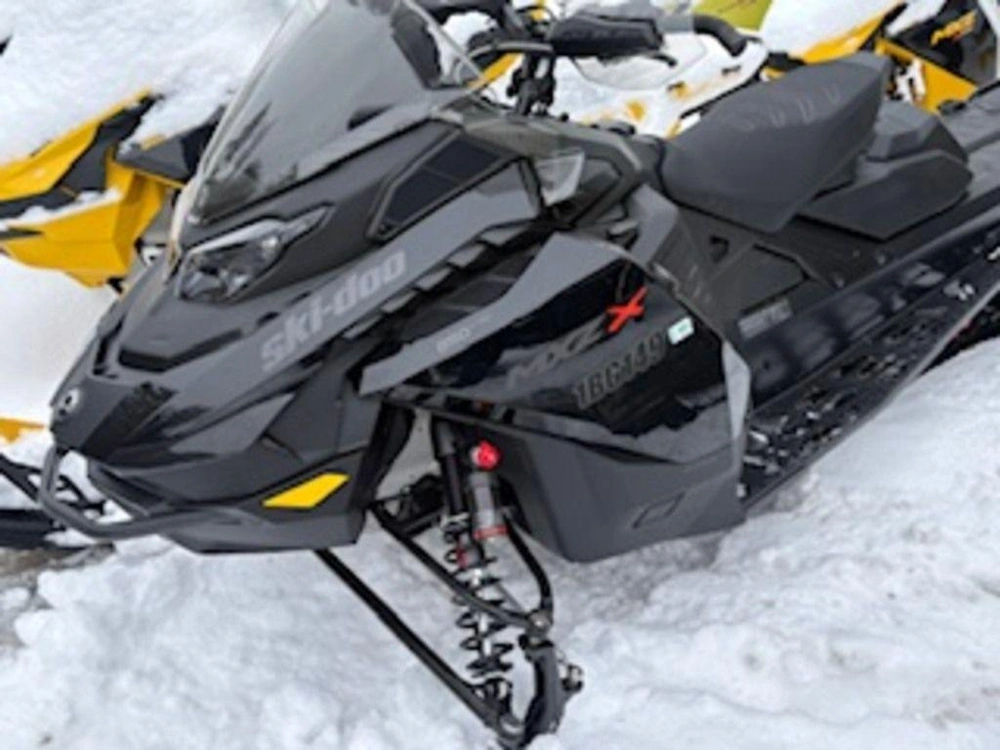 2025 Ski-doo Mxz® X® 850 E-tec 137 Ripsaw 1.25_7.2 In_black