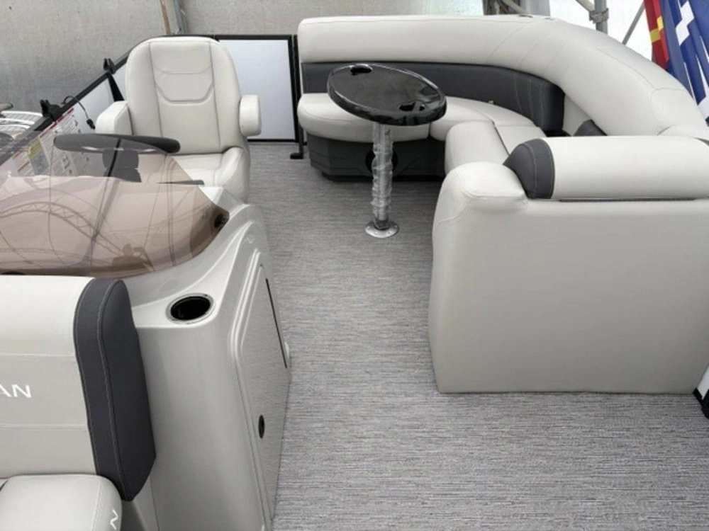 2027 Sylvan Mirage 818 Crs