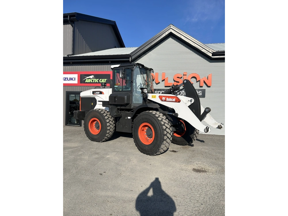 Bobcat L235 2026