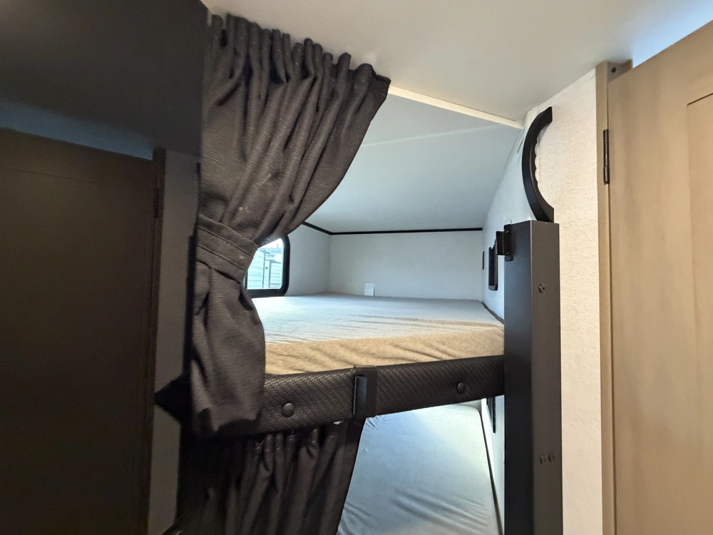 Jayco Jay Feather Air 16db 2027