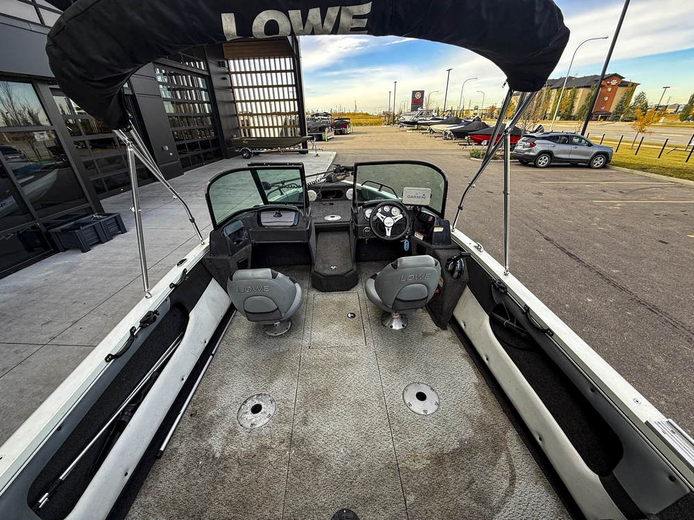 2015 Lowe Boats Fish & Ski 1810