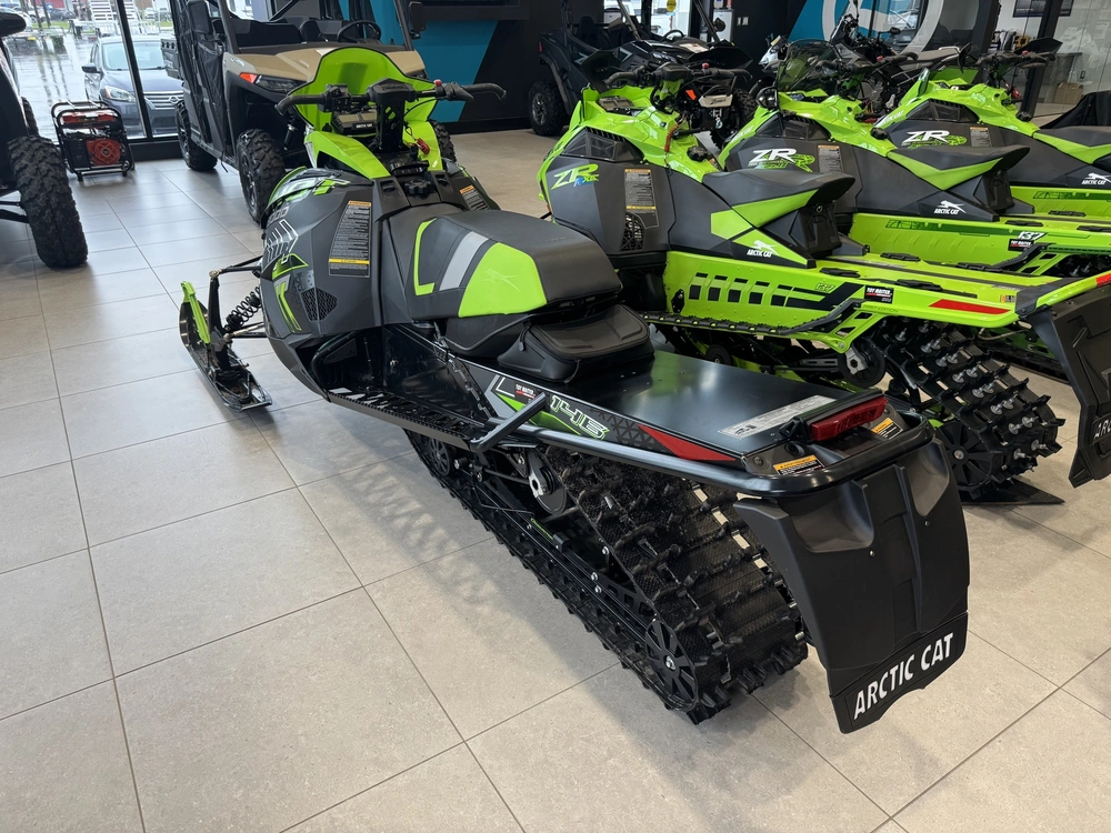 2024 Arctic Cat 8000 Riot Es Qs3 1.6