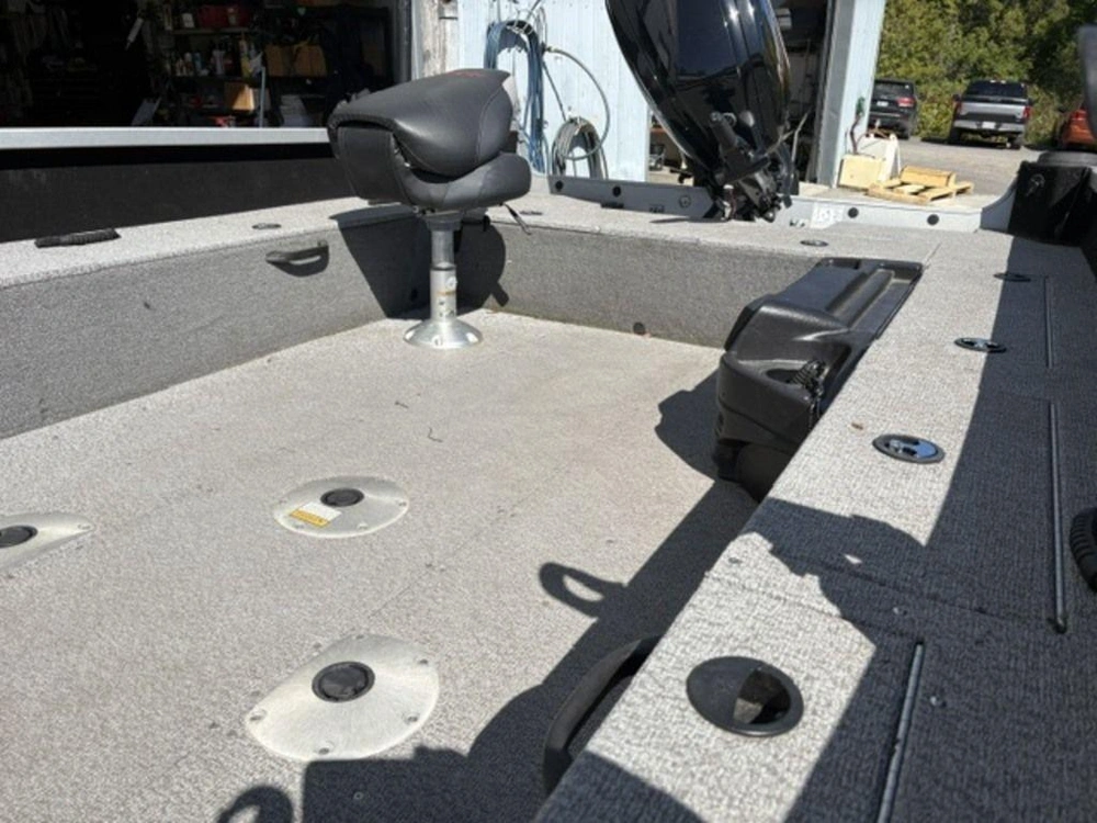 2022 Alumacraft Competitor 185 Tiller