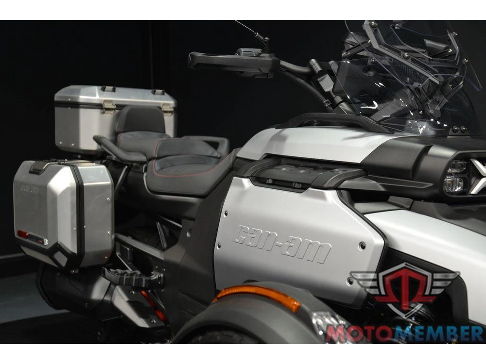 2025 Can-am Canyon Xt