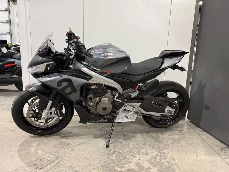 2023 Aprilia TUONO 660