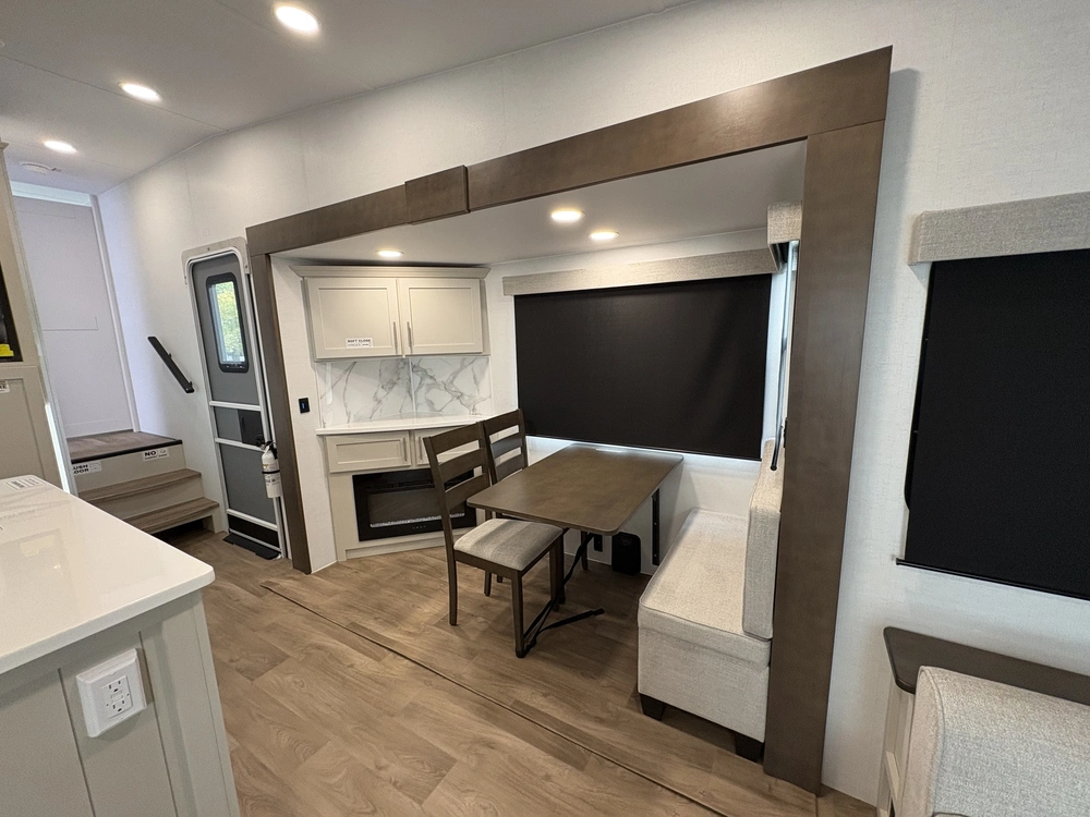 2027 Alliance Rv Avenue 25rl
