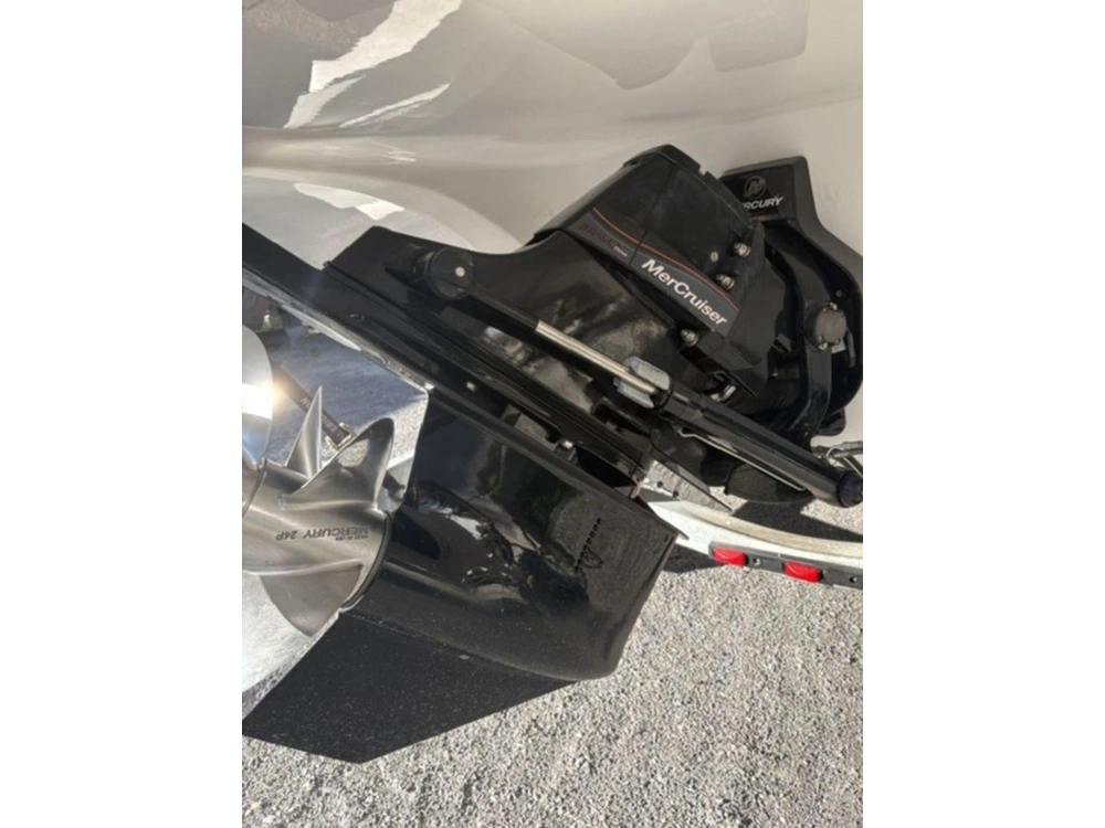 2013 Rinker Boat Co 246 Cc