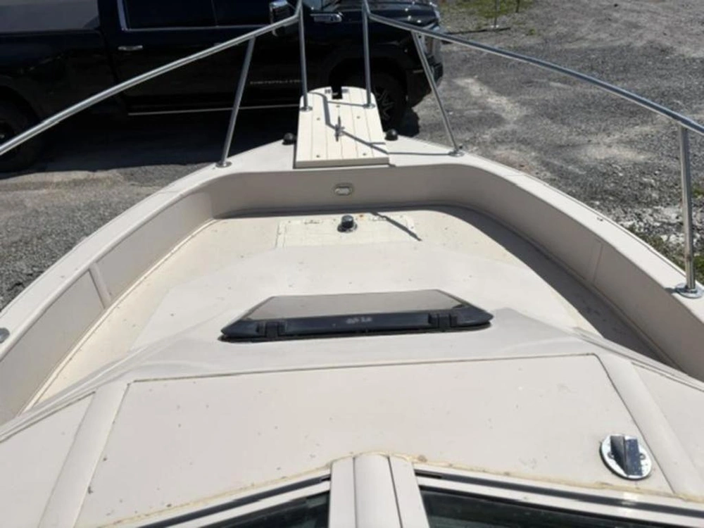 2001 Crestliner Eagle 23'