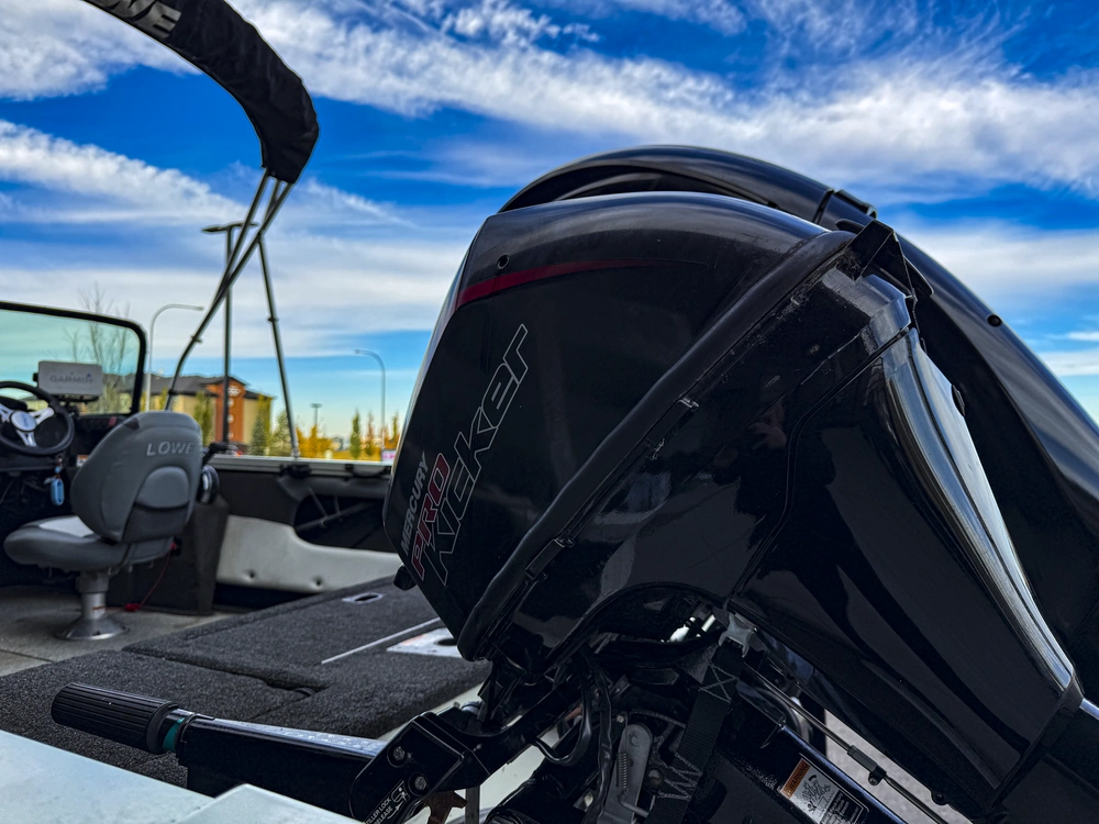 2015 Lowe Boats Fish & Ski 1810
