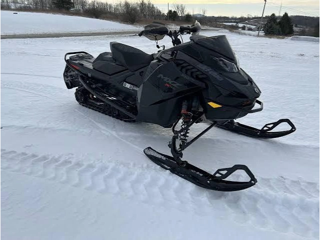 2023 Ski-doo Mxz Xrs 850 Smart Shox