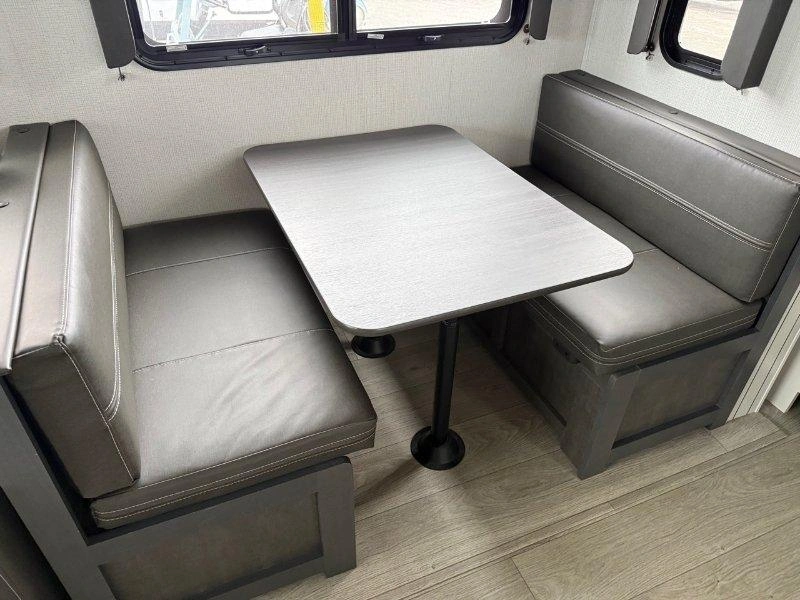 Keystone Rv Cougar 2400re 2025