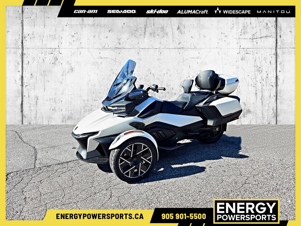 2026 Can-am Vegas White Satin / Special Series