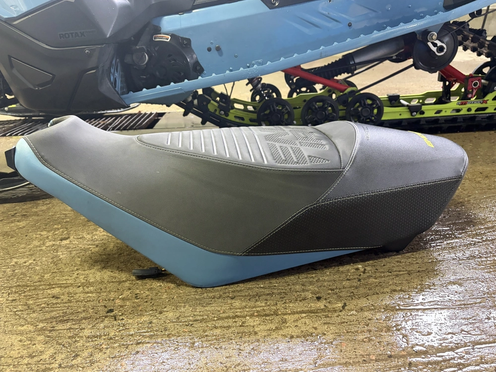 Ski-doo Renegade Enduro 900 Ace Turbo 2022