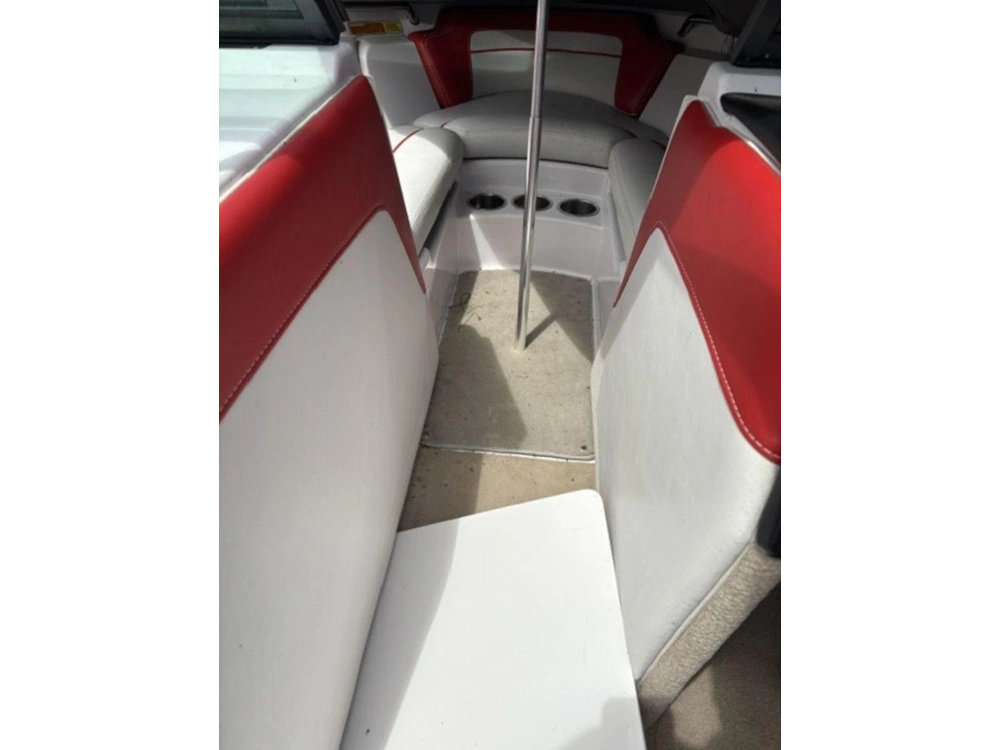 2016 Nautique 200
