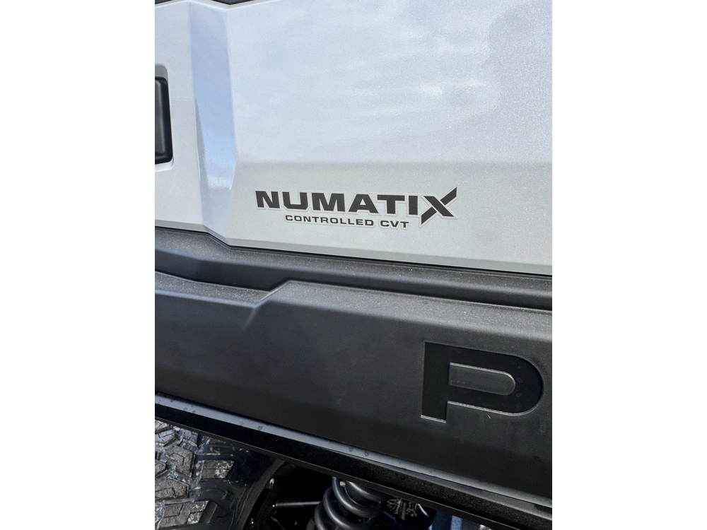 2027 Polaris Xpedition Adv 5 Northstar - Ghst Wht Metallic Demo