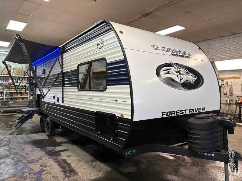 2026 Cherokee Grey Wolf 23mk
