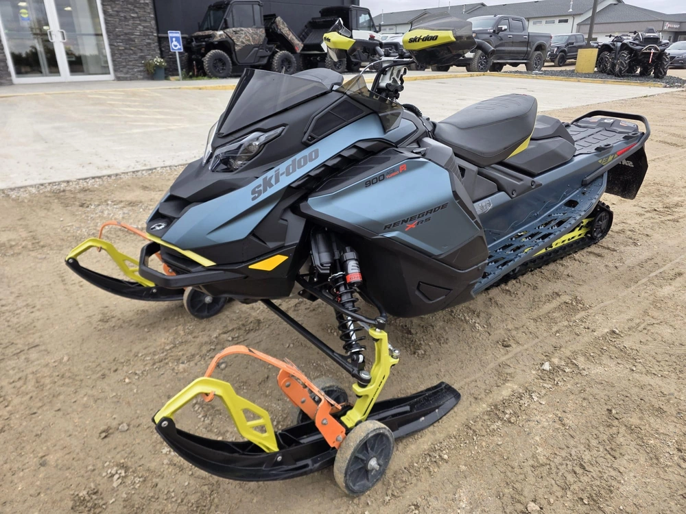 2026 Ski-doo Renegade X-rs 900 Ace Turbo R Ripsaw 1.25" E.s. W/ Smart-shox W/ 10.25" Touchscreen