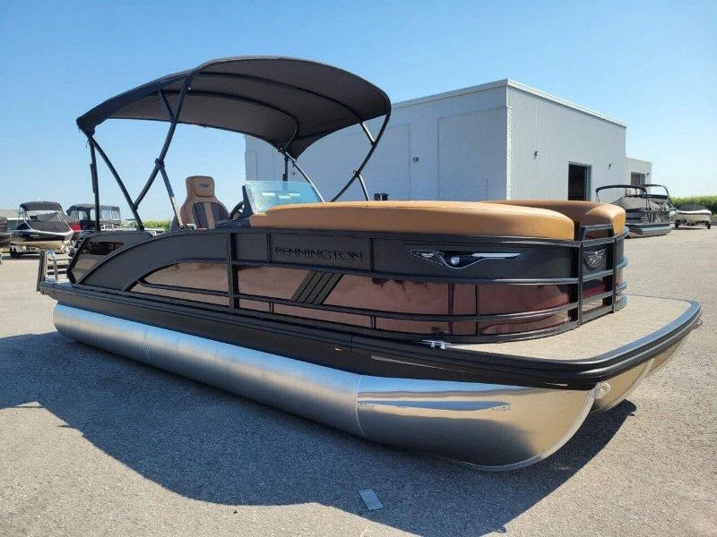 Bennington Marine M22 Swingback 3t/yamaha F150 2027