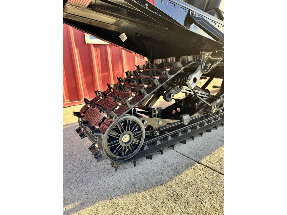 2027 Polaris 850 Indy Xc 137 Red, 1.35
