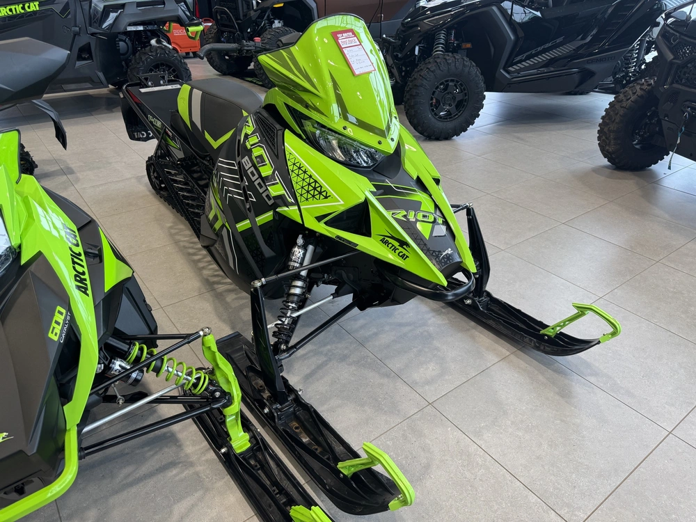 2024 Arctic Cat 8000 Riot Es Qs3 1.6