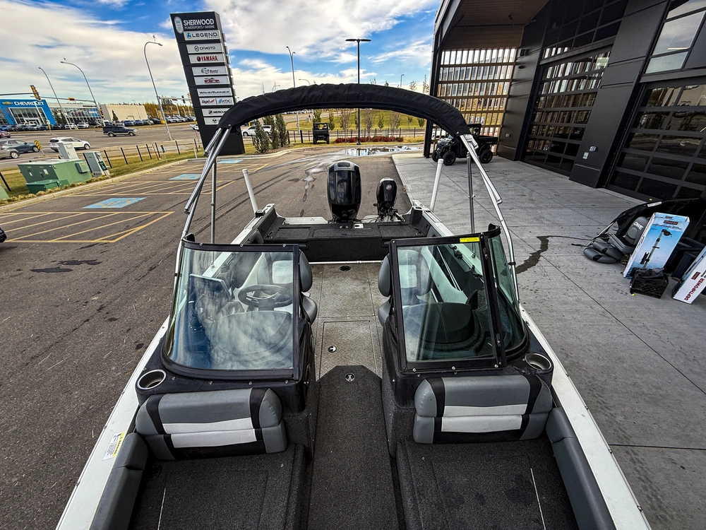 2015 Lowe Boats Fish & Ski 1810