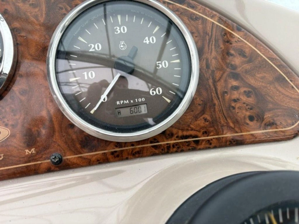 2003 Maxum Marine 330