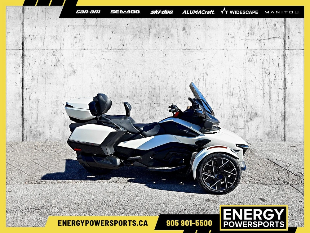 2026 Can-am Vegas White Satin / Special Series