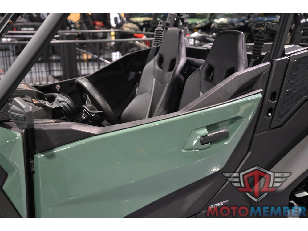 2026 Can-am Commander Dps 700
