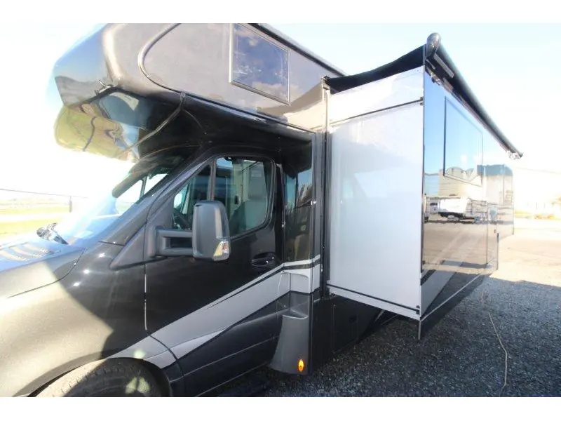 Dynamax Isata 3 24FW 2027