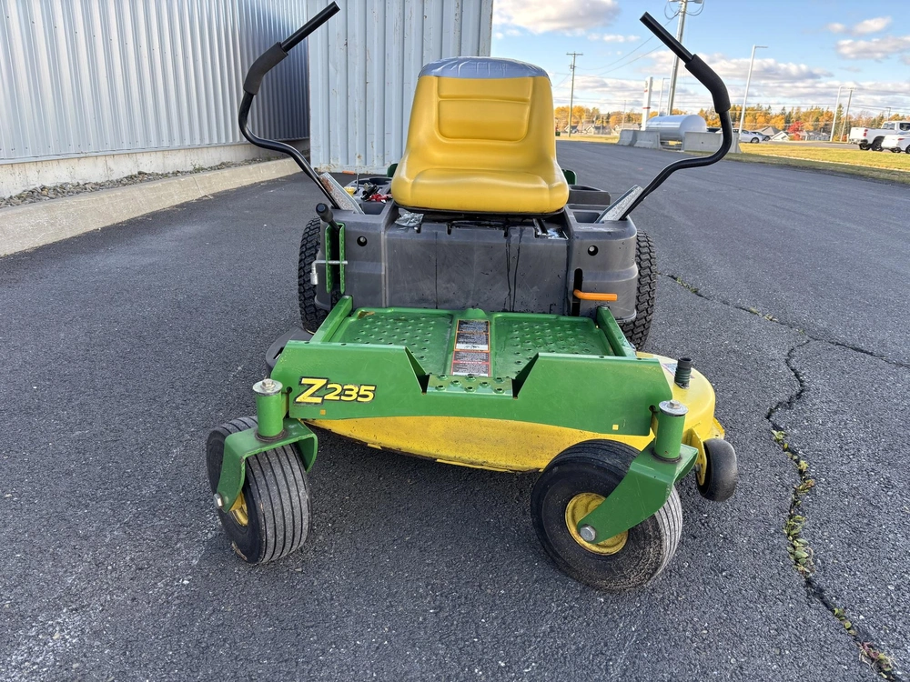 2013 John Deere Z235