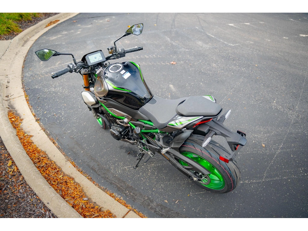 2025 Kawasaki Z900 Se Abs
