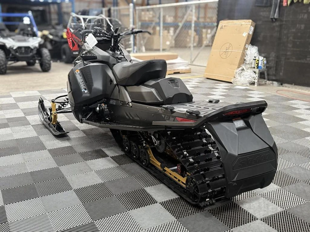 2027 Ski-doo Renegade Adrenaline Enduro 900 Ace Turbo R