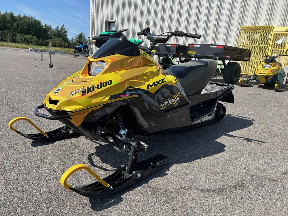 Ski-doo Mini Z200 2025