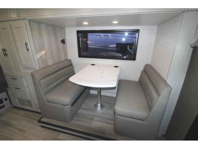 2027 Dynamax Isata 3 24fw