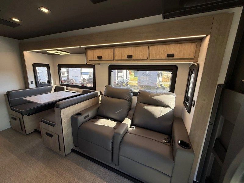 Grand Design Lineage 30dc 2027