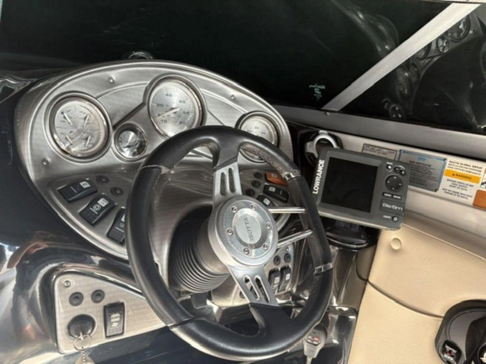 2013 Rinker Boat Co 246 Cc