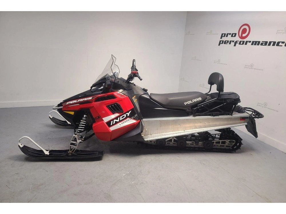 Polaris 550 Indy Voyageur 2015