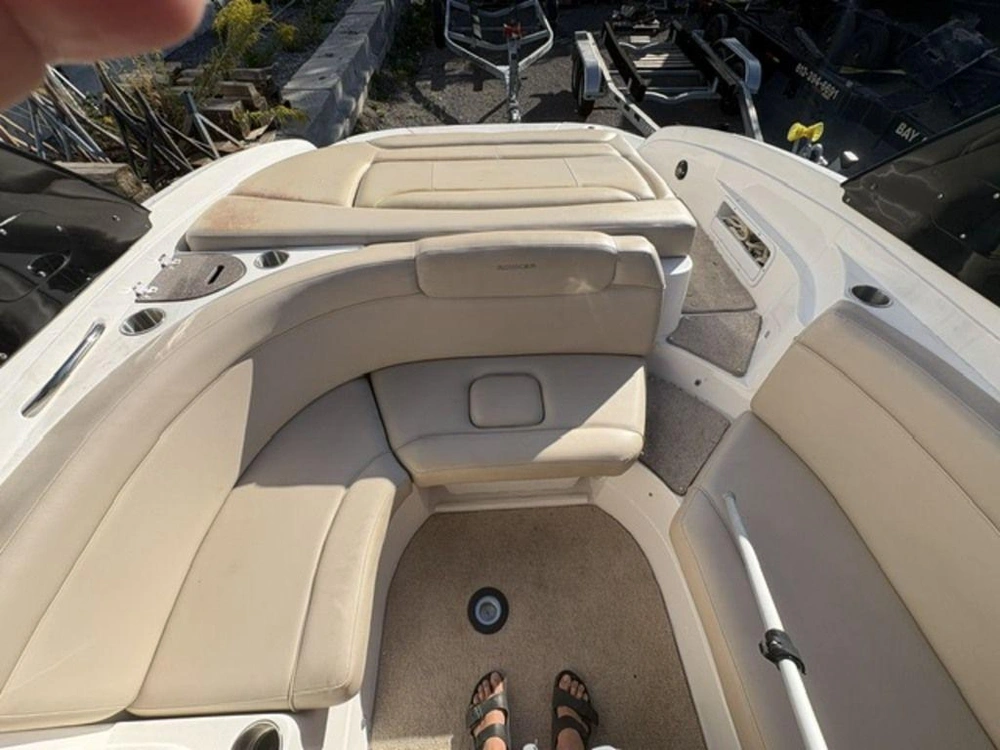 2013 Rinker Boat Co 246 Cc