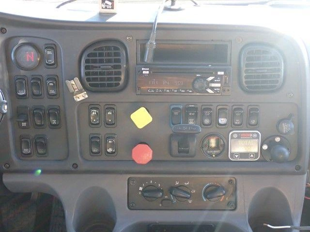 Freightliner 114sd 2015