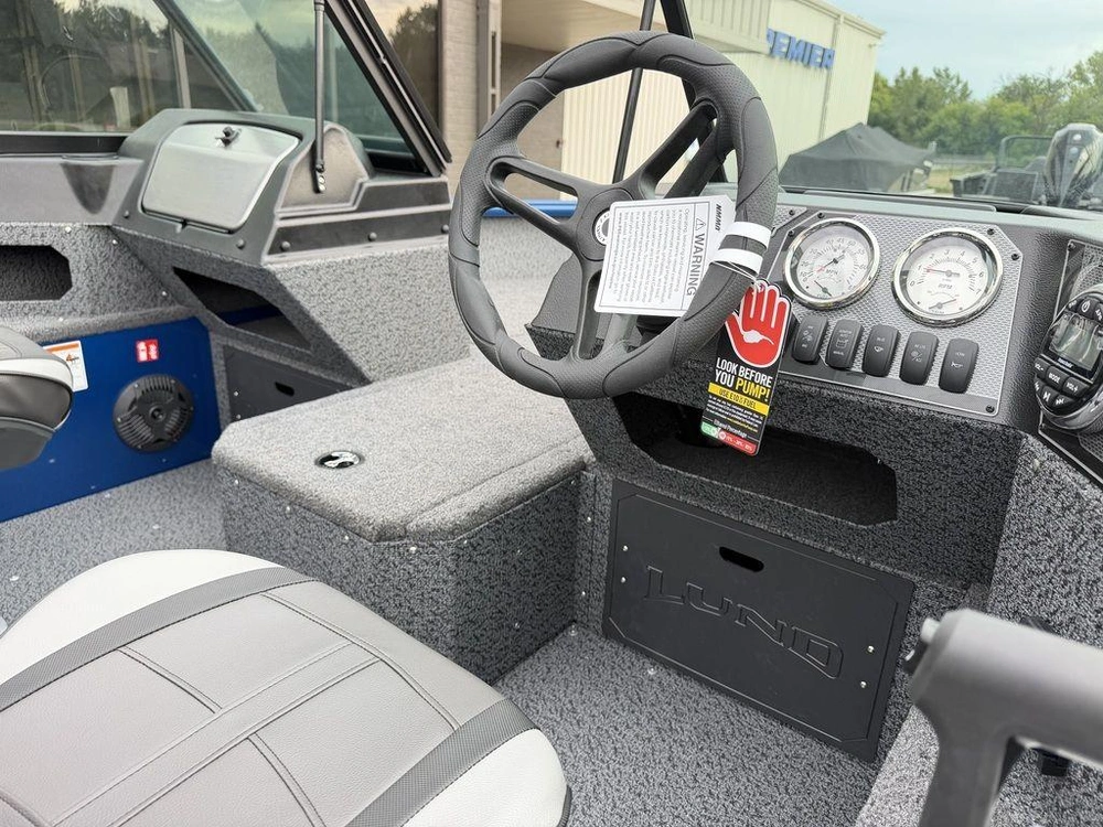 2027 Lund Boat Co 1800 Adventure Sport