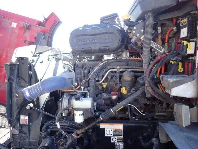 Peterbilt 579 2025