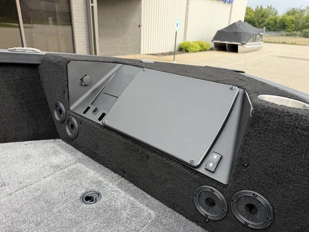 2027 Alumacraft Competitor 190x Sport