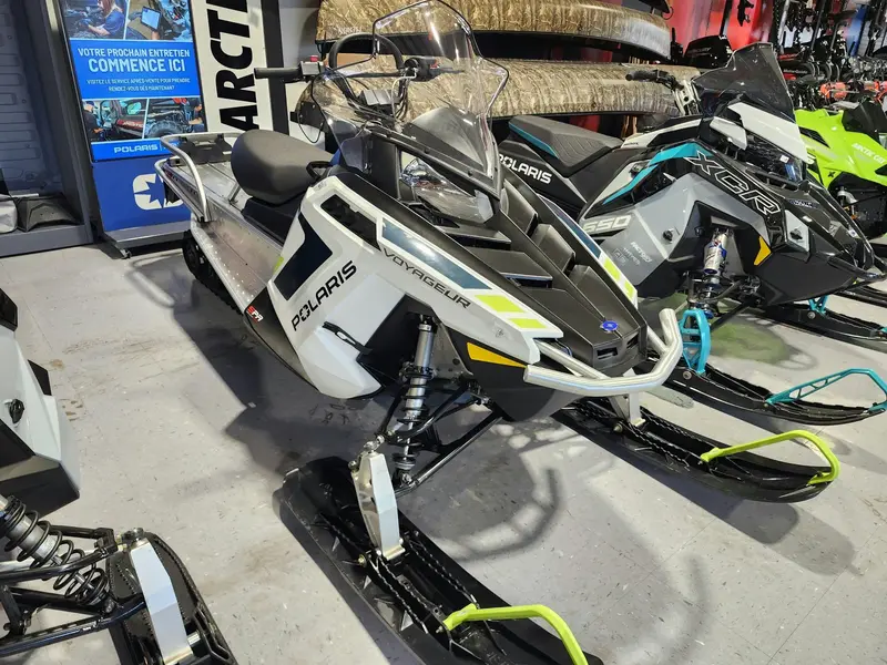 Polaris 550 VOYAGEUR 155 ES 2025