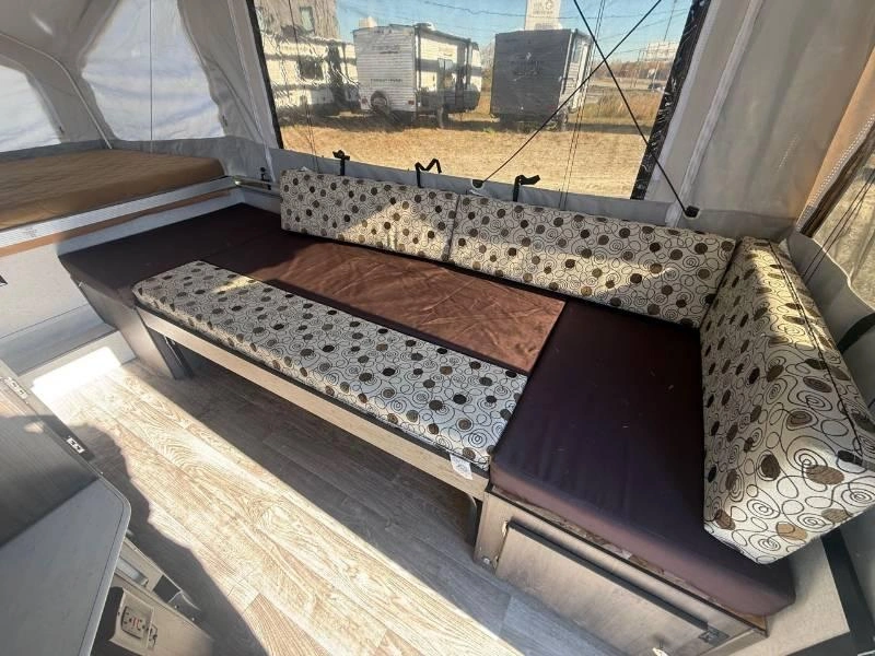 2019 Coachmen Clipper 860qs